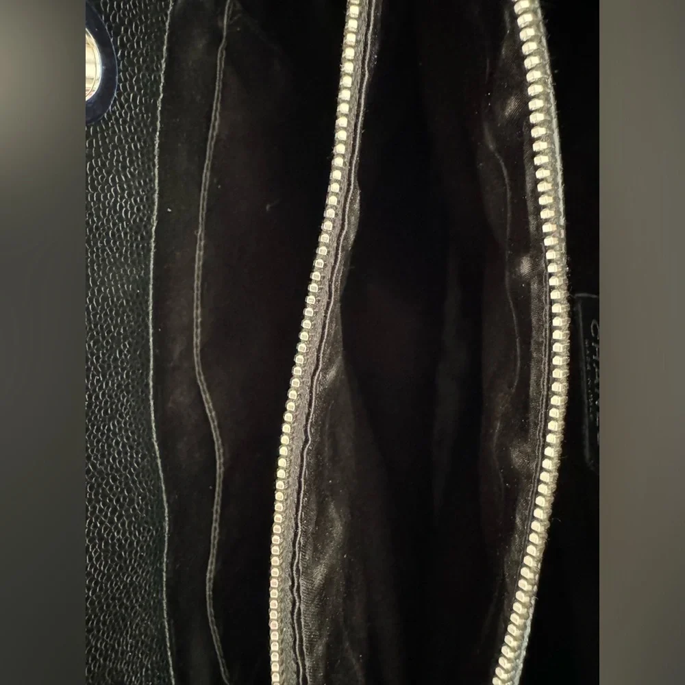 EUC-VGUC Chanel Black Caviar Grand Shopping Tote - Picture 8 of 15